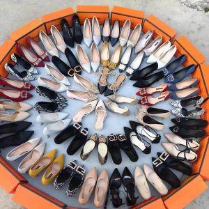 Factory Large Stock Women Pumps with Trendy Alloy Shoe Buckles to European Africa Asian Countries