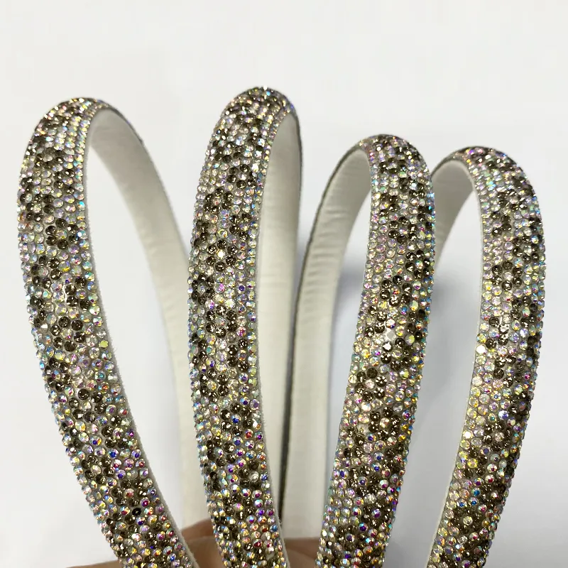 Wholesale 14mm Hot fix Diamond Shoe Soft Strip in Daisy Flower Pattern as Shoe Strap Upper